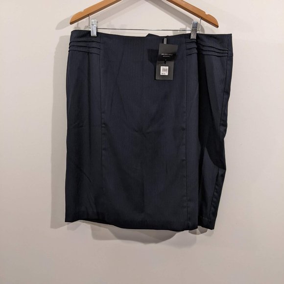 Basque Woman (Plus) Navy Pinstripe Skirt Suit with Blazer 16W - Picture 2 of 3